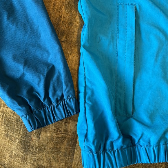 The North Face wind breaker. - Picture 4 of 9